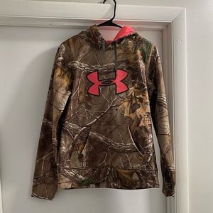 Women’s Camo Under Armor, Size Medium, Hoodie!